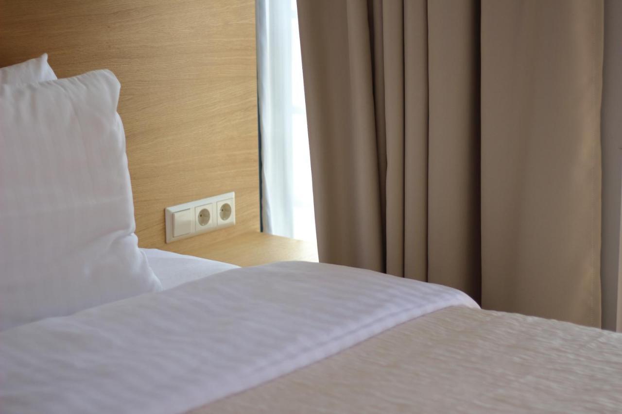 Hotel Kolumbs リエパーヤ エクステリア 写真
