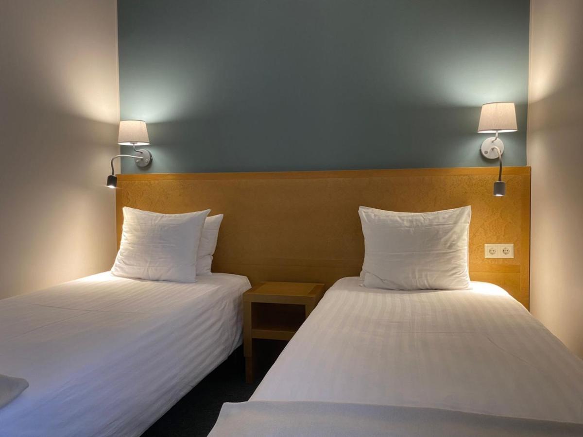 Hotel Kolumbs リエパーヤ エクステリア 写真