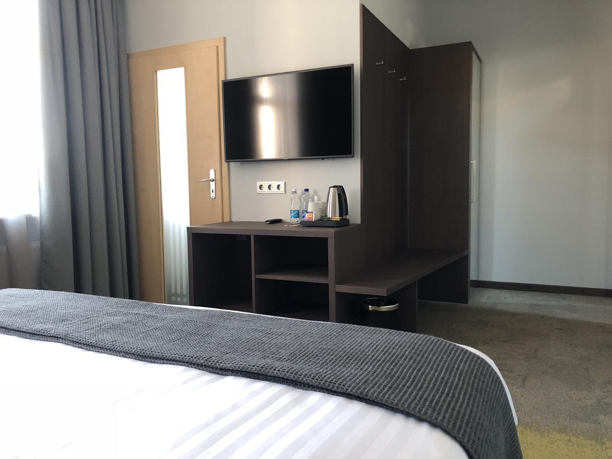 Hotel Kolumbs リエパーヤ エクステリア 写真